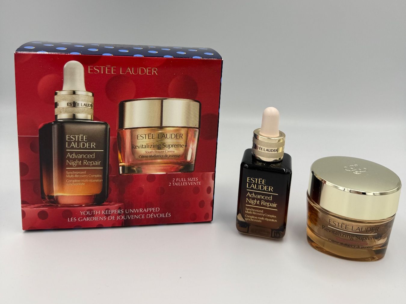 Estée Lauder Cura del viso: Estée Lauder YOUTH KEEPS UNWRAPPED – Nuovo e nell'imballaggio originale da Wiedlisbach venduto da Sistershop