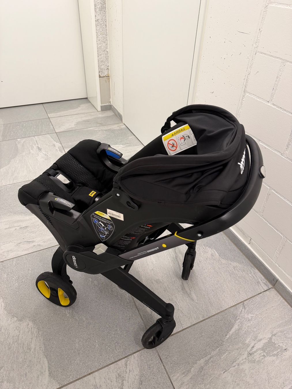 Doona Seggiolini per auto: Doona: Babyschale & Kinderwagen in einem – Usato da Hirzel venduto da mert.gyz 2