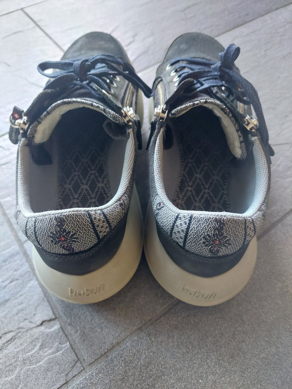 Kybun Scarpe da uomo: Herren Kybunhalbschuh 46 1/3 – Usato da Bönigen venduto da nairin05 1