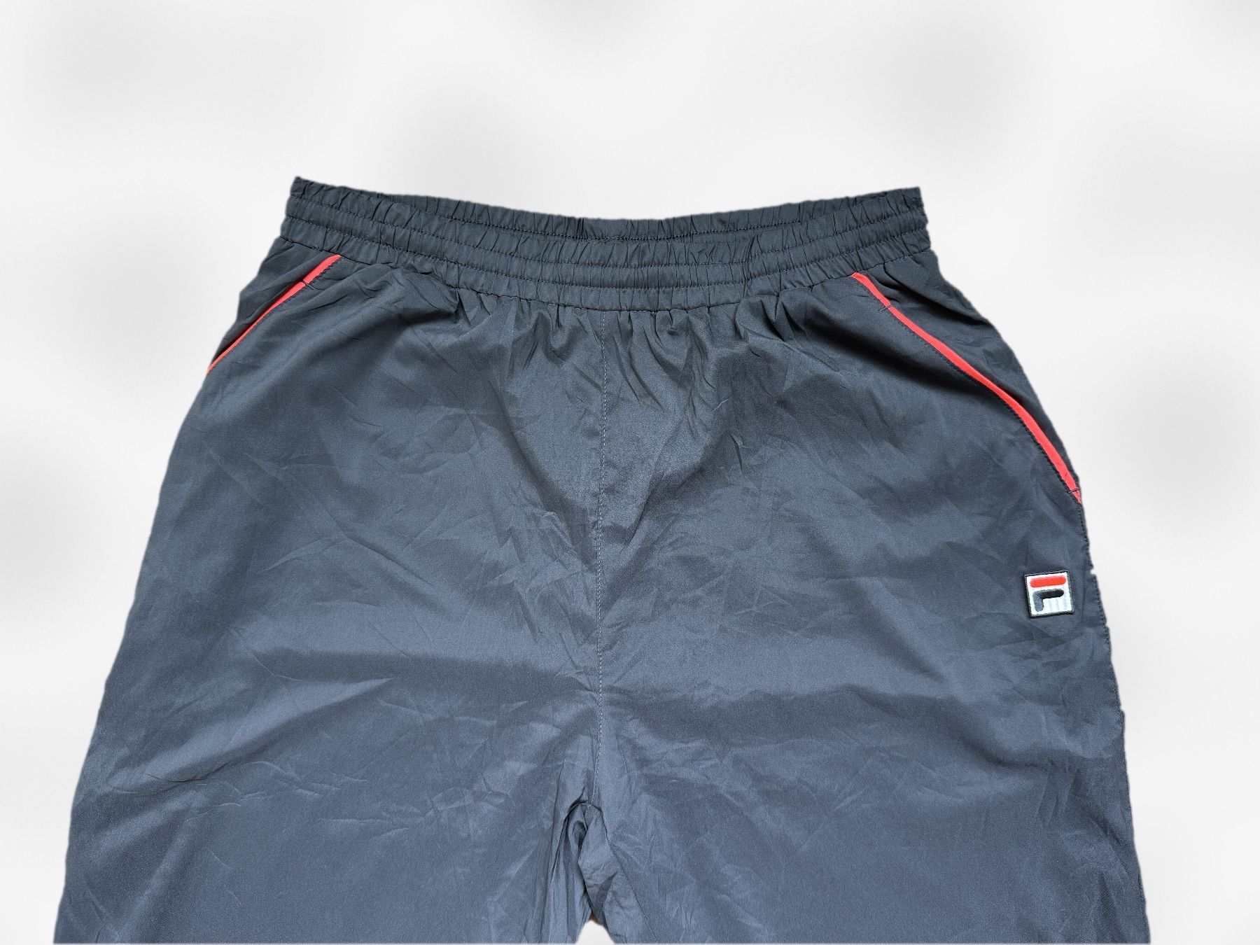 Fila Pantaloni: FILA Vintage Trackpants Y2K / L – Usato da Basel venduto da Mezze 1