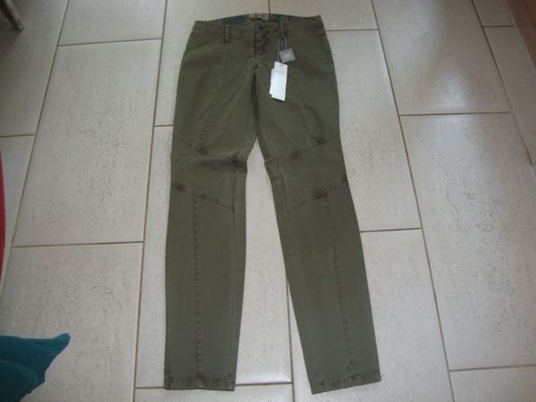 Esprit Pantaloni: ESPRIT HOSE GR.34 **NEU** – Nuovo (secondo la descrizione) da Rotkreuz venduto da Samballi