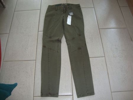 ESPRIT HOSE GR.34 **NEU**