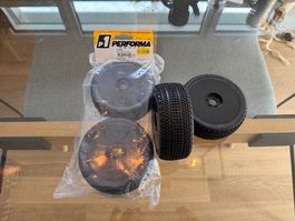 Pneus Performa Gridlock V2 1/8 buggy collés, 2 paires, neufs