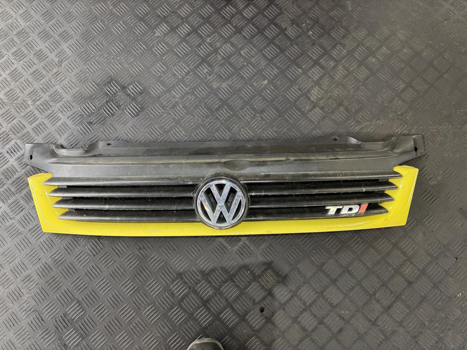 VW Tutti pezzi di ricambio auto: VW T4 Kühlergrill Lange Front – Usato da Olten venduto da pavowa