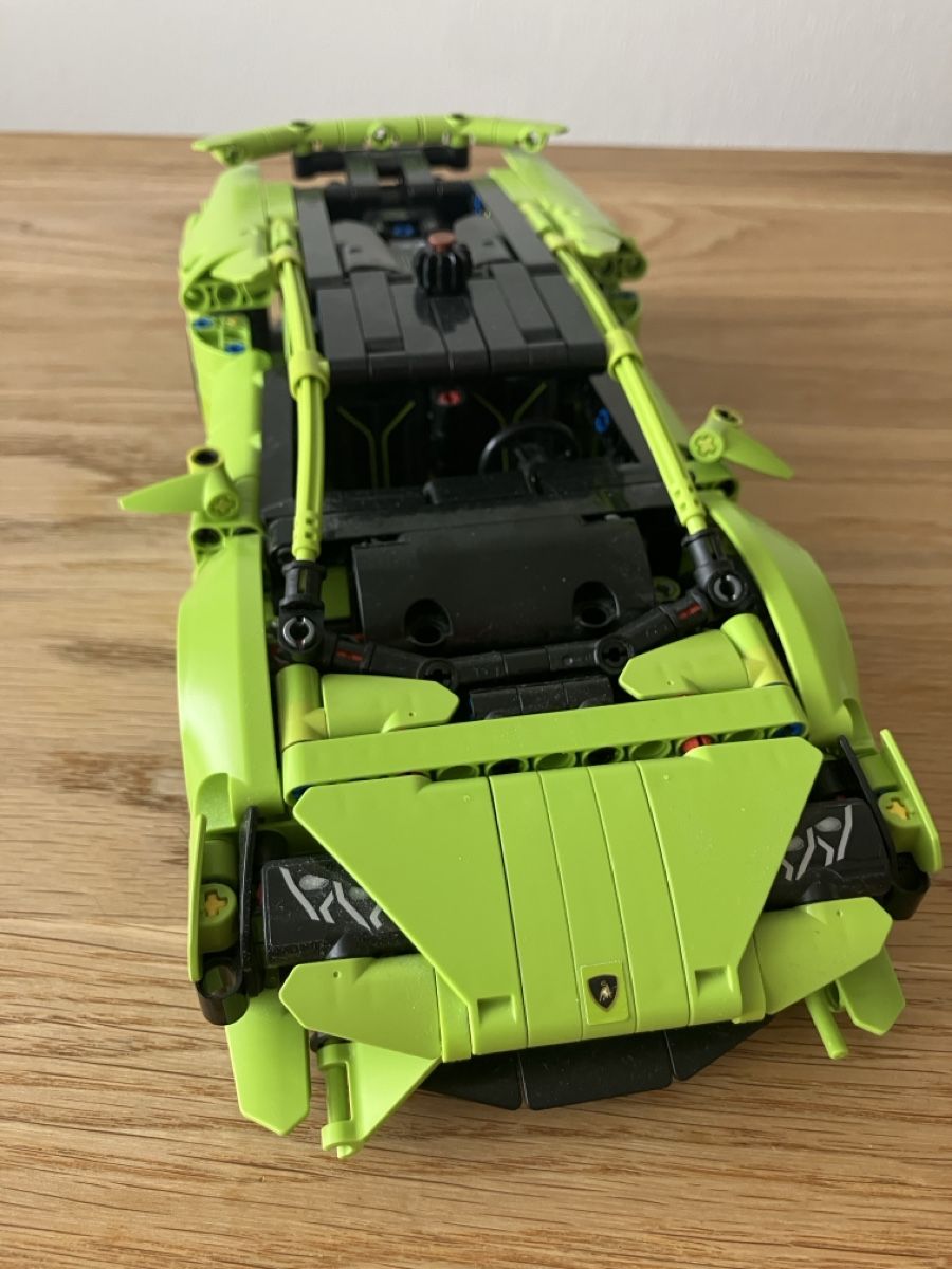 Lego Kit di costruzioni: LEGO® Technic Lamborghini Huracan auto – Usato da Birmensdorf ZH venduto da Valerushe 3