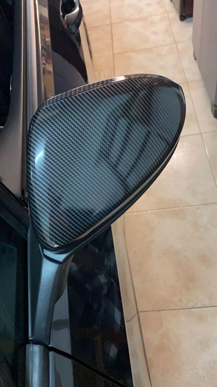 Alle Autoersatzteile: VW Golf 7/7.5 Carbon Look Spiegelkappen – Neu und originalverpackt aus Volketswil von Willis-Autoteile