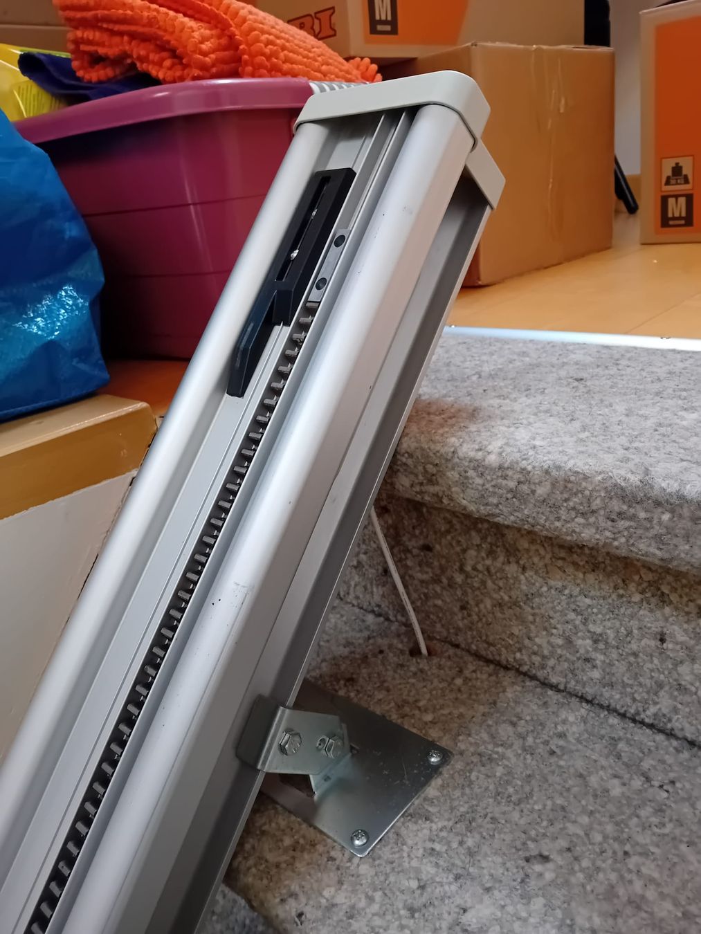 Scale: Treppenlift ACORN Superglide 130 – Usato da Gächlingen venduto da Forstag 3