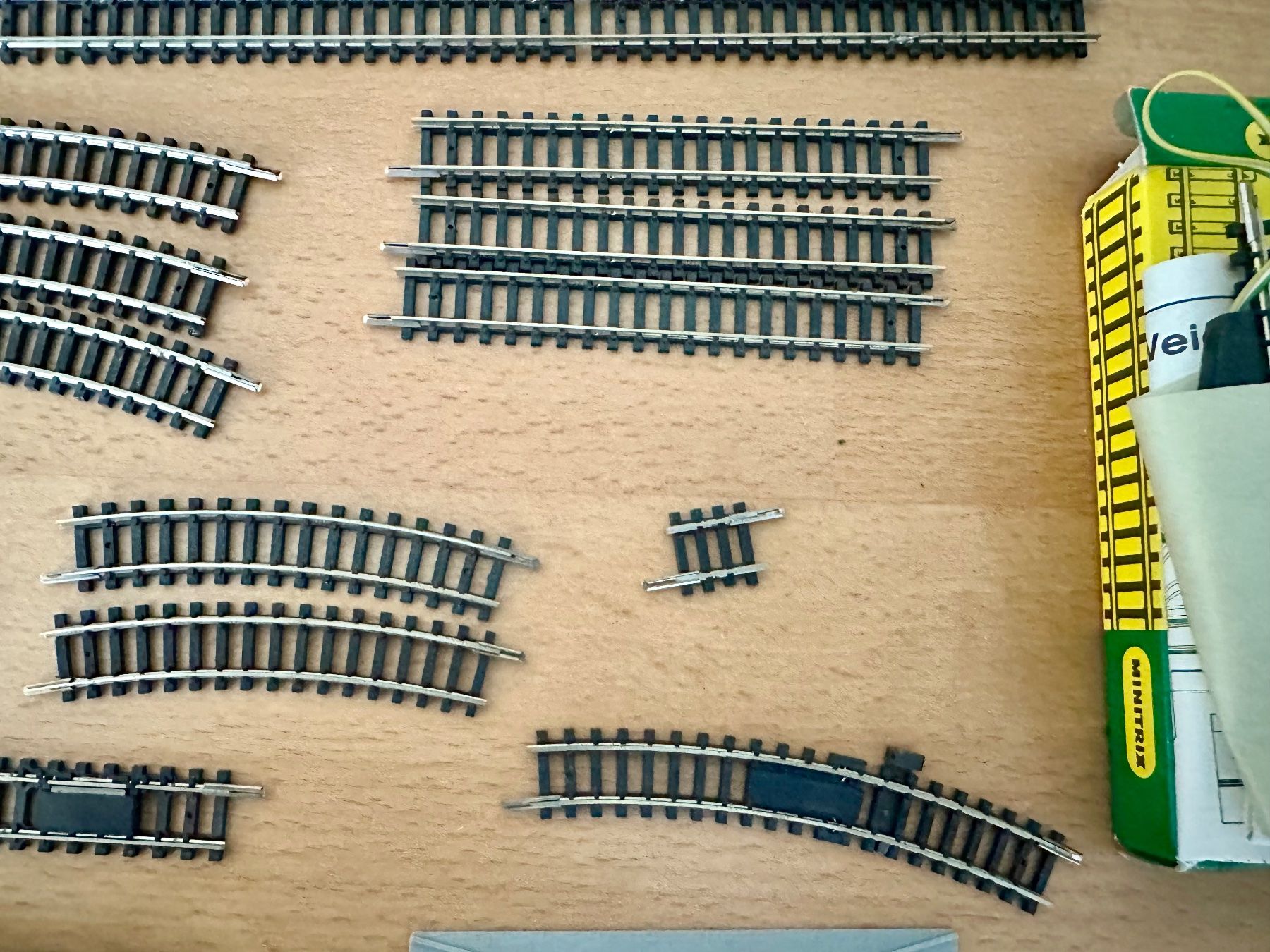 Trix Modelleisenbahnen: Mini Trix Gleise und Weichen Spur N – Gebraucht aus Oftringen von ib.85 3