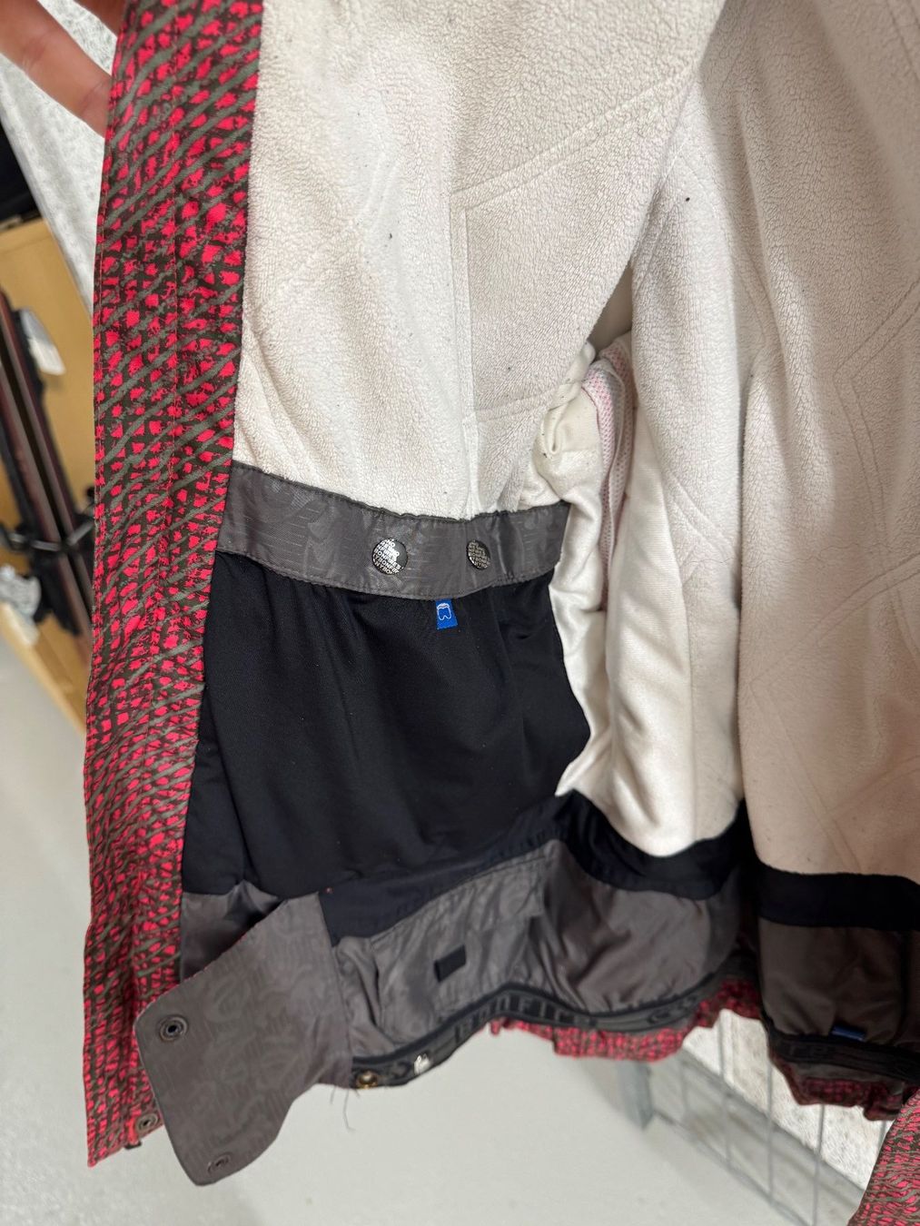 Vestes: Bonfire Snowboardjacke, Grösse M – D'occasion à Zürich par rahelitas 6