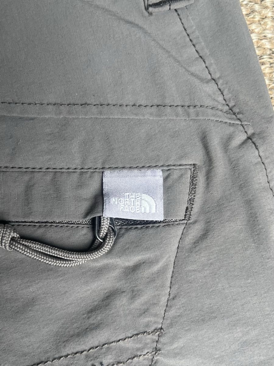 North Face Pantaloni: Pantalon The North Face, transformable, taille 36 – Nuovo (secondo la descrizione) da Baulmes venduto da resel_.tm 5