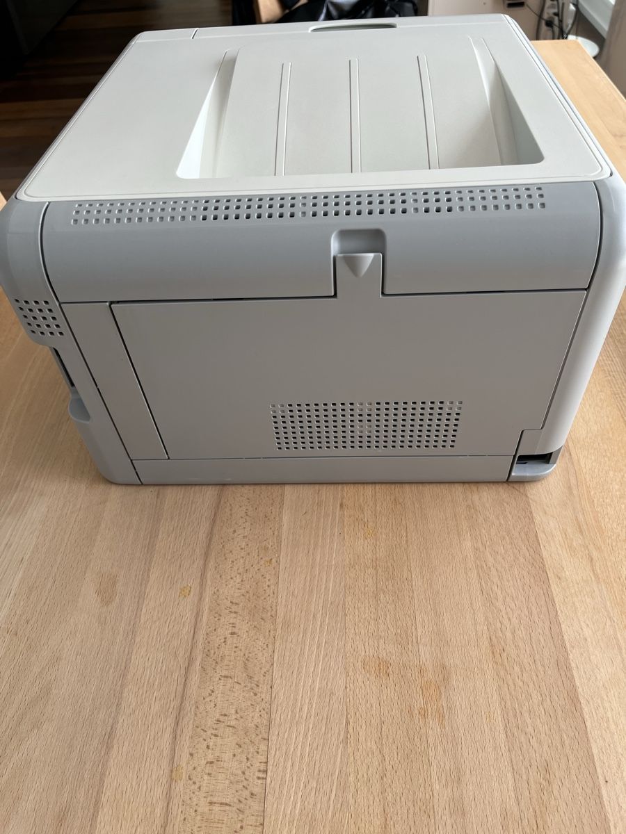 Hewlett Packard Stampanti: Laserdrucker HP Color LaserJet CP1215 – Usato da Zürich venduto da voha72 1