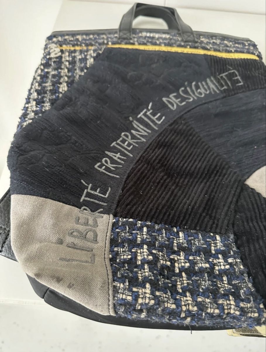 Desigual Rucksäcke: Desigual Rucksack schwarz Patchwork Muster  – Gebraucht aus Walzenhausen von auw_sx8w 2