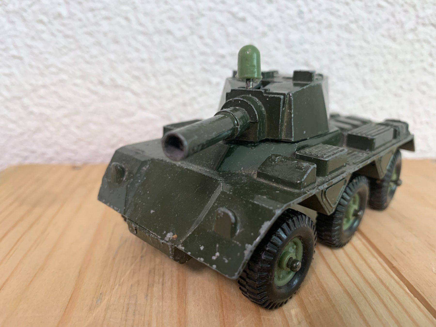 Modellini d'auto: Alter Spiel-Panzer 3-Achsig – Usato da Arlesheim venduto da Spielmax