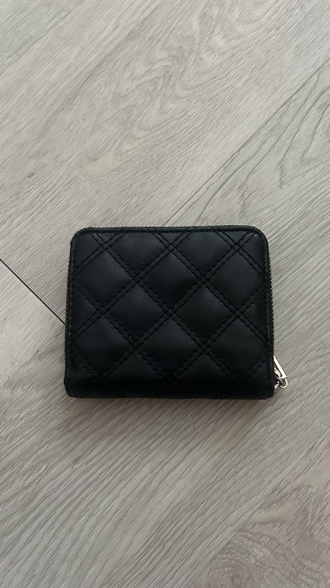 Guess Portamonete: Guess Portemonnaie – Usato da Eschen venduto da ana_5b6j 1