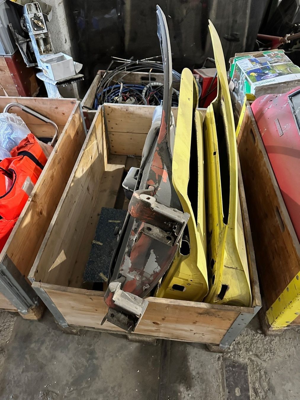Tutti pezzi di ricambio auto: OPEL GT TEILE – Usato da Avenches venduto da BOOTTRANSPORTE 1