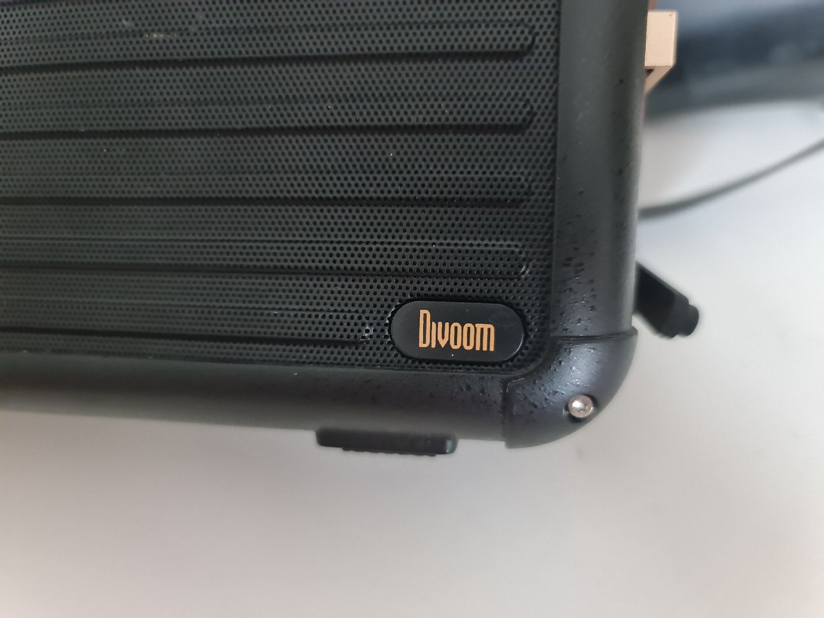 Casse acustiche: Divoom Mocha 40 W Retro Bluetooth Speaker, 25 Hours Playtime – Nuovo (secondo la descrizione) da Zürich venduto da MartiniusX 5
