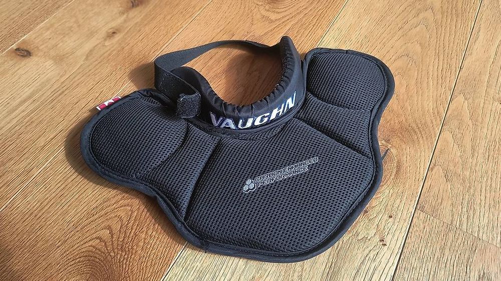 Vaughn VPC-7000 Torwart Halsschutz - Senior Größe L Für Eishockey