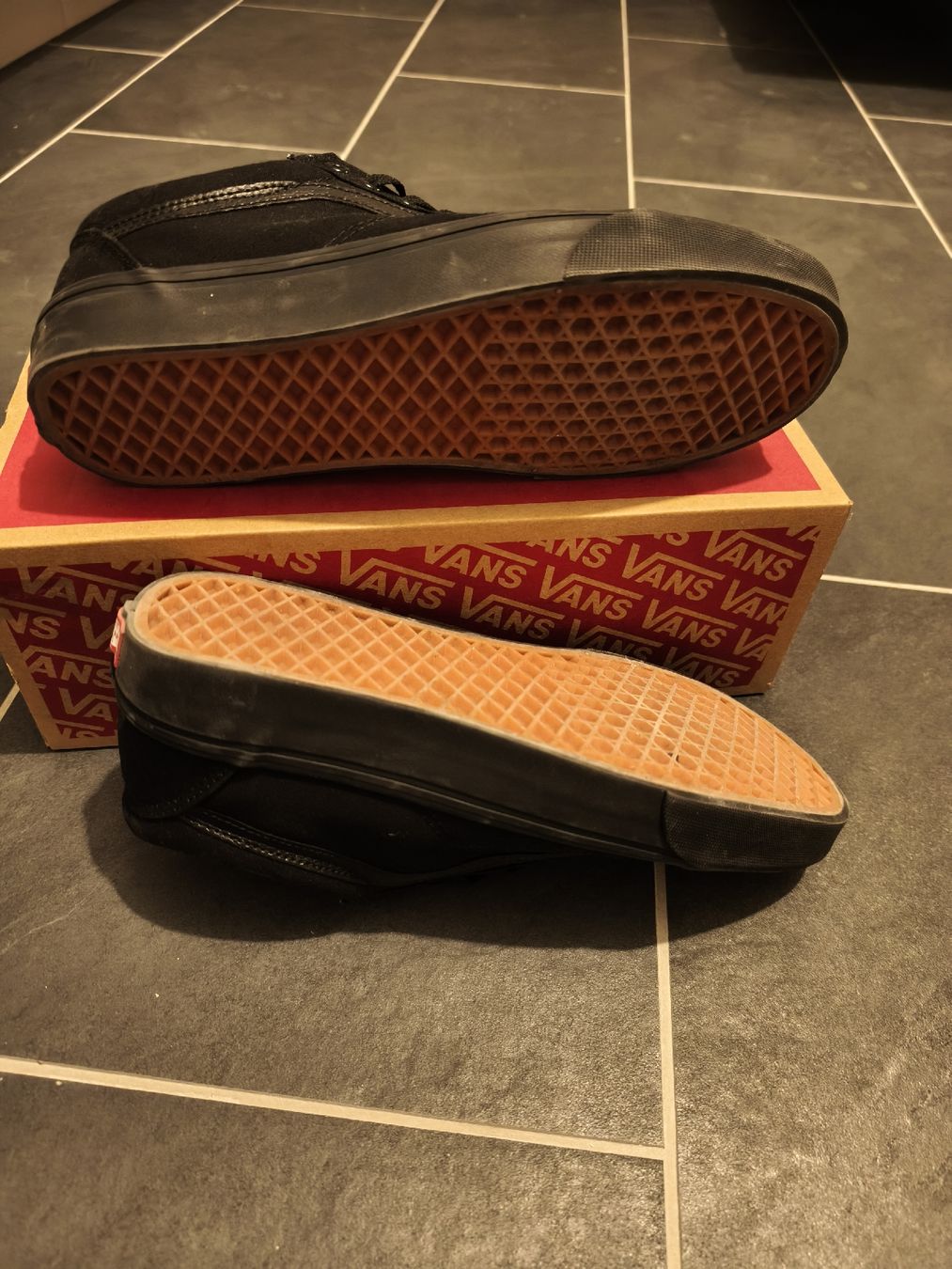 Vans Scarpe da uomo: Vans Old Skool schwarz Grösse 42.5 – Nuovo (secondo la descrizione) da Pleigne venduto da sel_m8bs 2