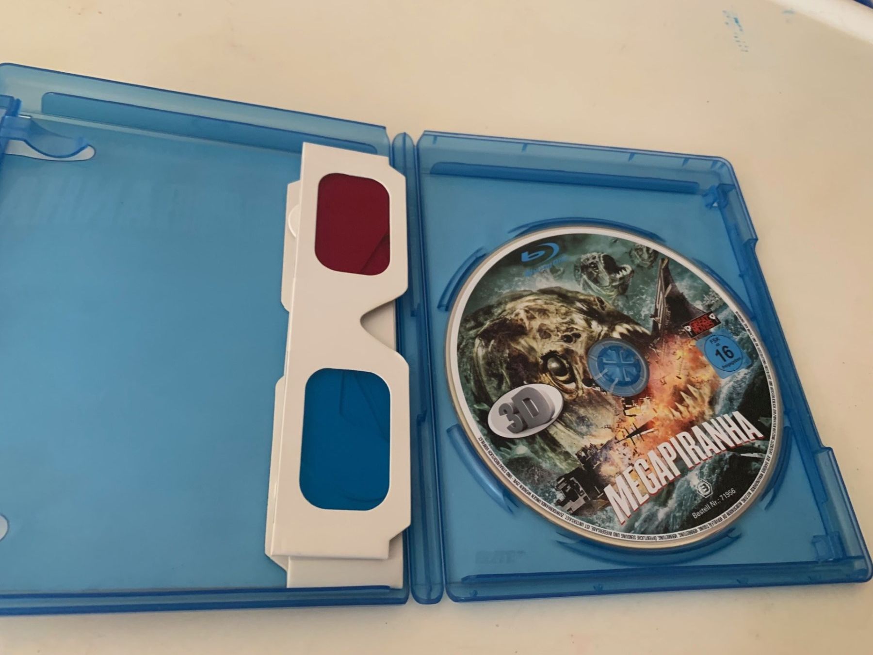 Alle DVDs: Kampf der Titanen  Megapiranha Special Edition Blu-ray Discs – Gebraucht aus Emmen von newcar4you 3