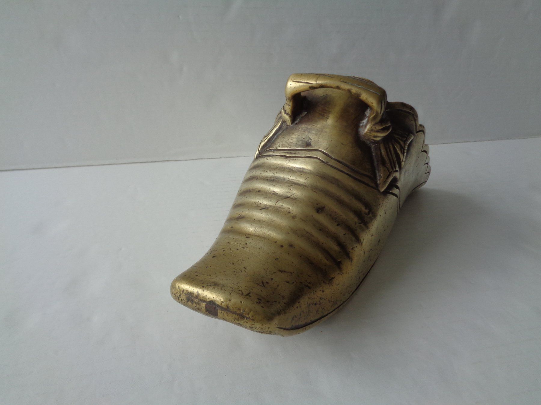Tutte le decorazioni: Antiker spanischer Reitschuh 19Jh. Messing Conquistador – Usato da Chur venduto da omonia 1