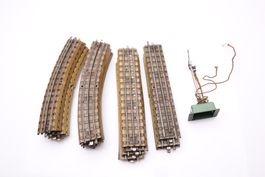 1. Serie Märklin M-Gleis Set mit 18 Gleisen und 1 Signal