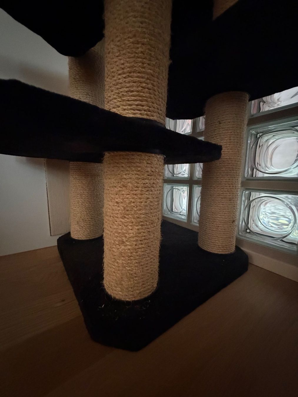 Tiragraffi: Katzenbaum/Kratzbaum – Usato da Zürich venduto da sophiechiara_ 2