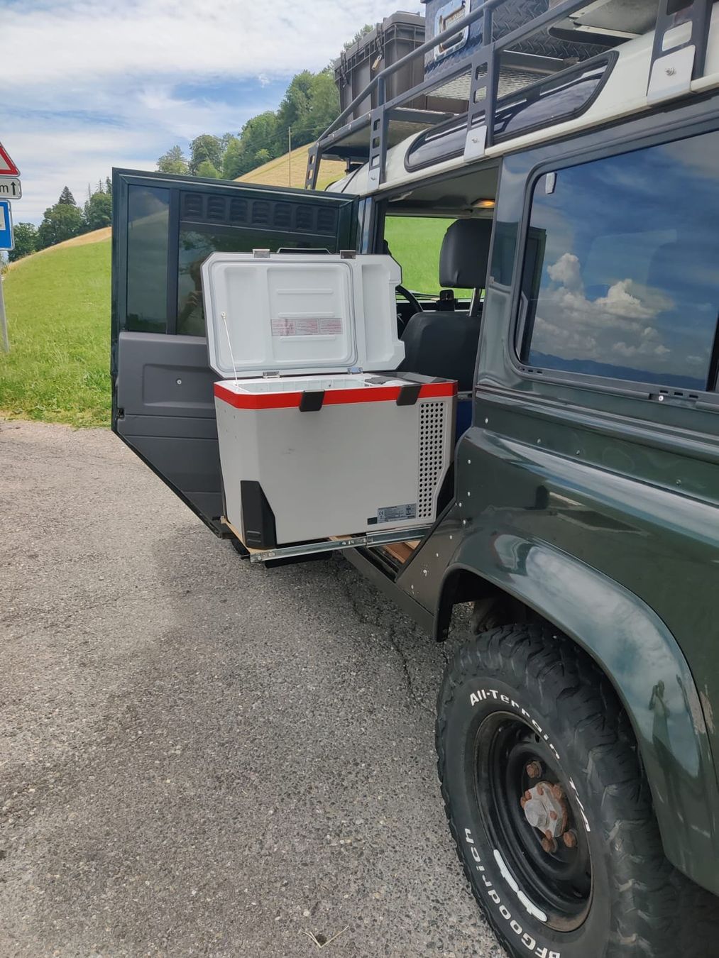 Land Rover Automobili: Land Rover Defender TD5 Overlander – Usato da Horgen venduto da noa_2dsd 5