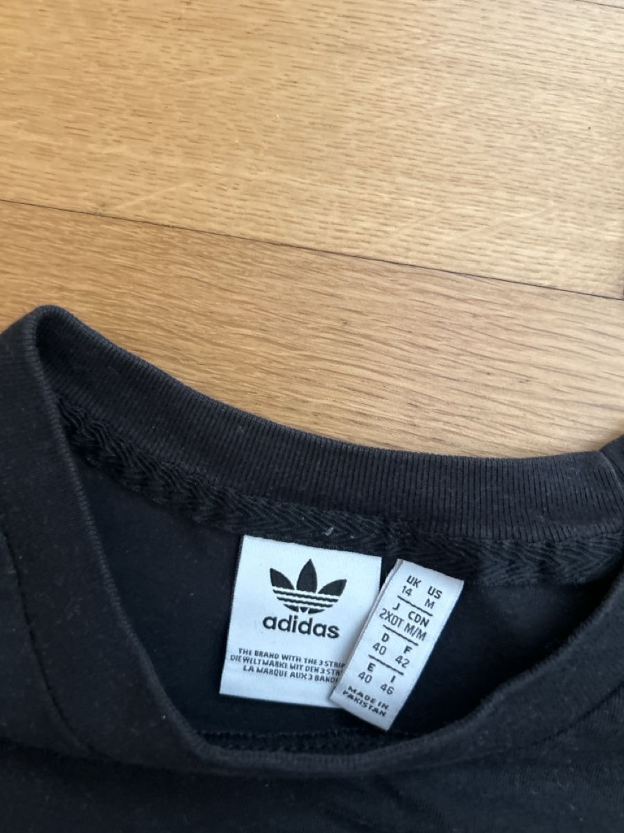 Adidas T-shirt: ADIDAS Tshirt – Usato da Alterswil FR venduto da kat_cfw8 1