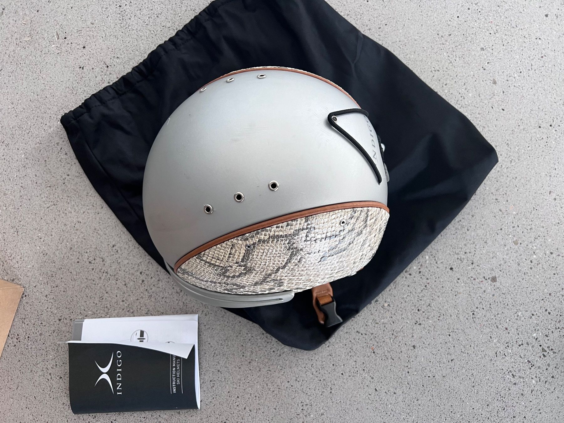 Caschi: Skihelm Indigo S/M mit Phytonleder – Usato da Richterswil venduto da Solemare47Nicole 7