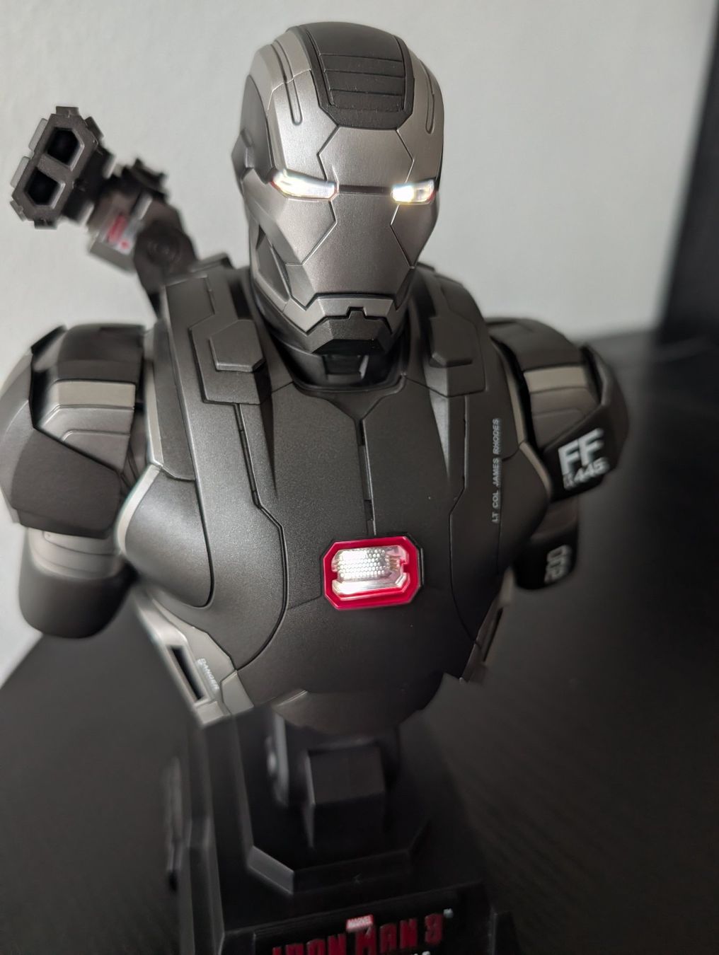 Hot Toys Statuette: HOT TOY Marvel War Machine – Nuovo (secondo la descrizione) da Moutier venduto da sebeu555 2