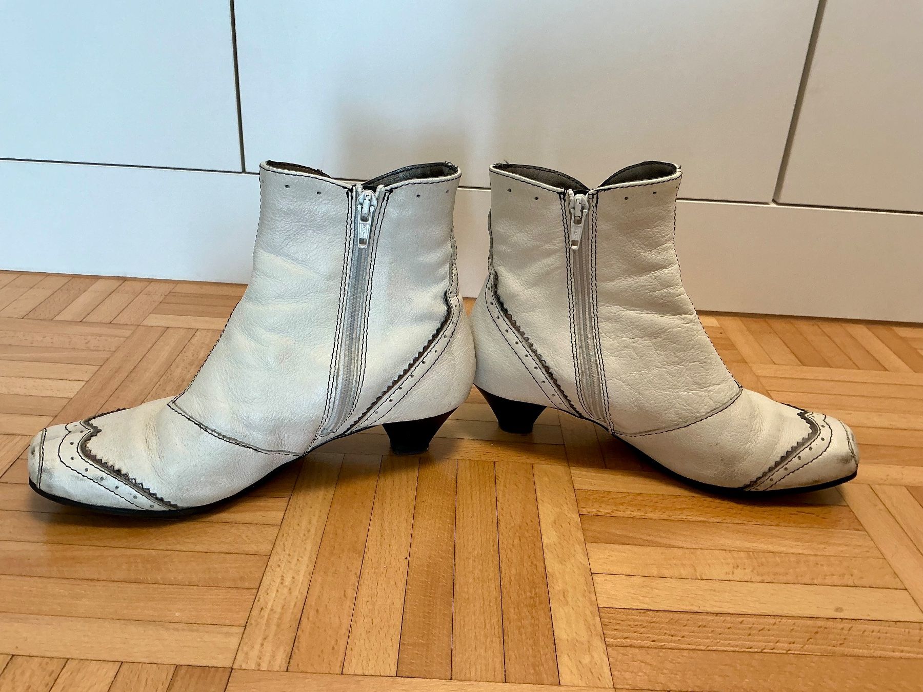 Scarpe da donna: Wunderschöne Stiefeletten, Echtleder, Grösse 36, Vintage – Usato da Zürich venduto da Mia712 2