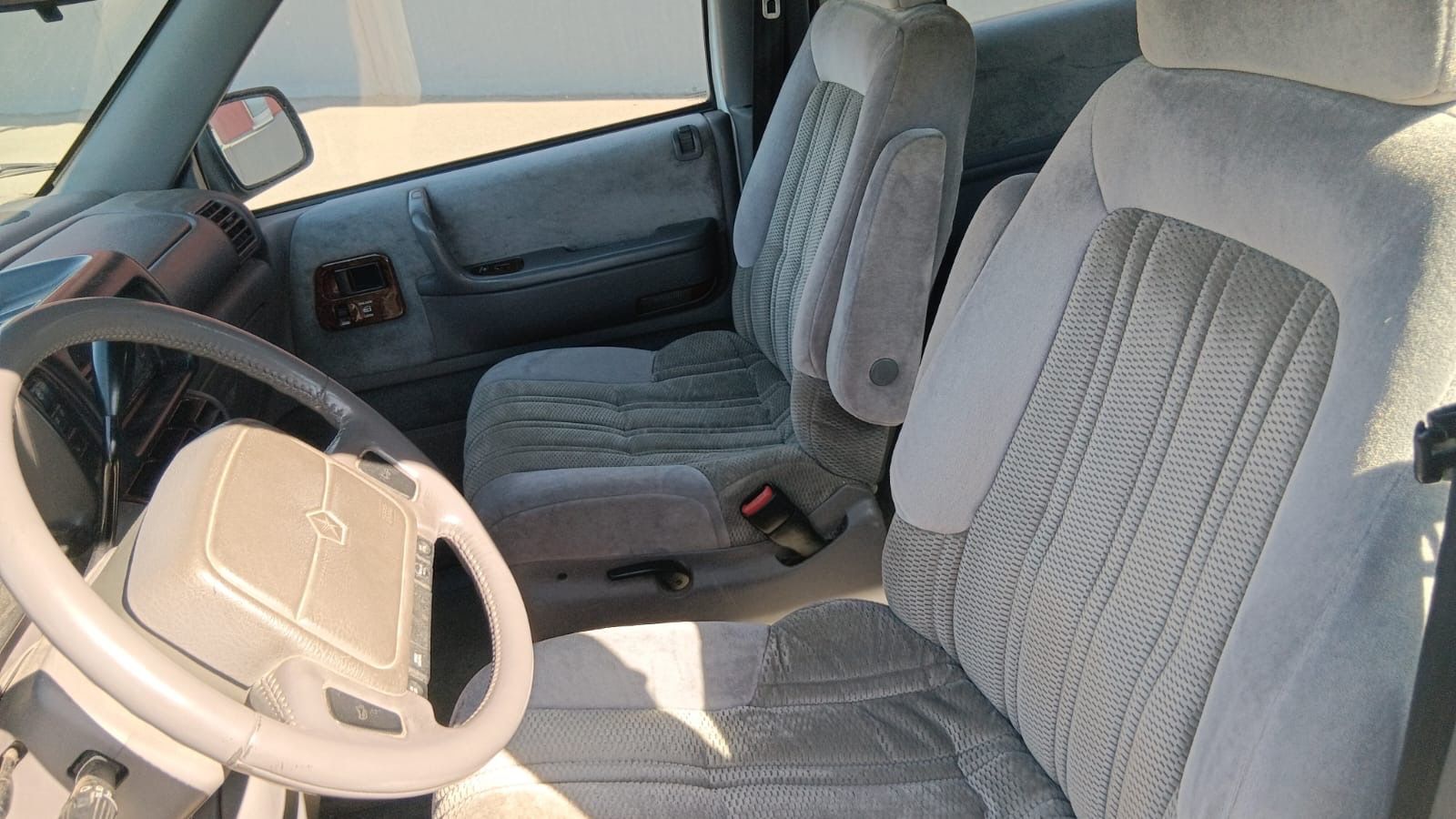 Chrysler Automobili: Chrysler Voyager 3.3 – Usato da Rebstein venduto da TonyRasta-Autohandel 5