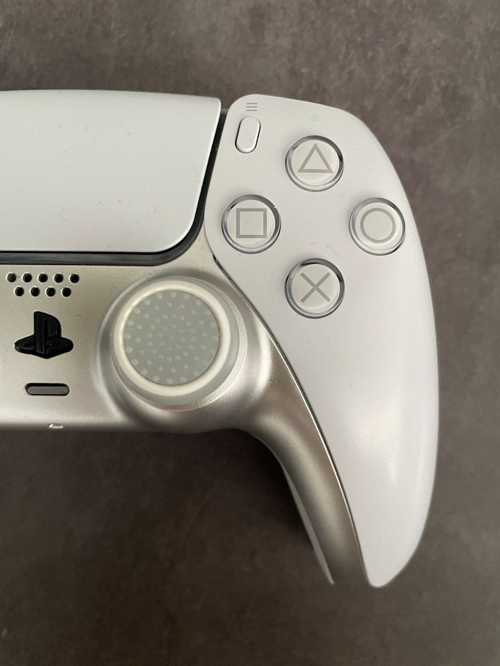 Controller: PlaySation 4&5 | XBOX Controller Grips / Noppen (Weiss) – Nuovo (secondo la descrizione) da Niederwil SO venduto da BlueSonic