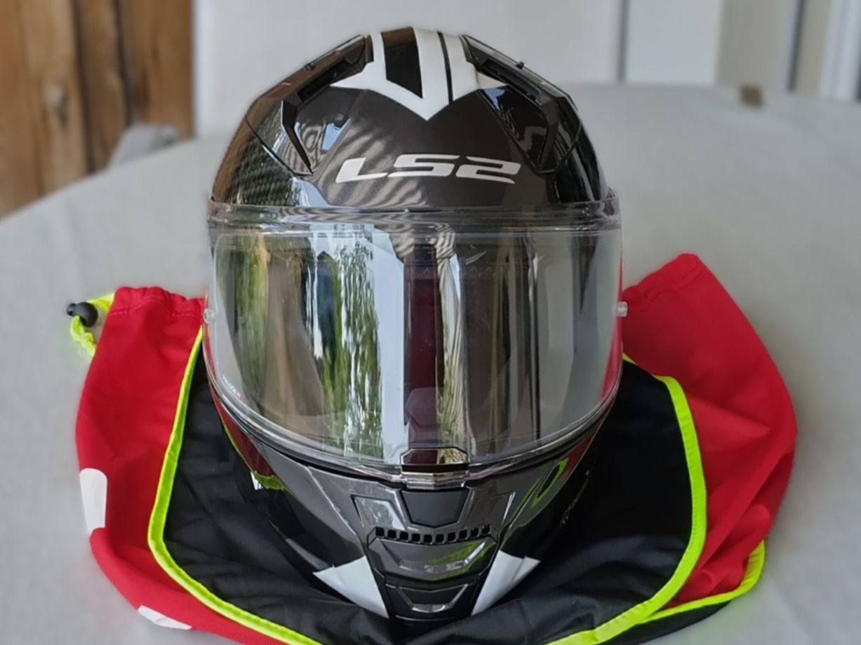Helme & Visiere: Motorradhelm Ls2 Carbon Grösse XS neuwertig – Gebraucht aus Erlach von roller08 1