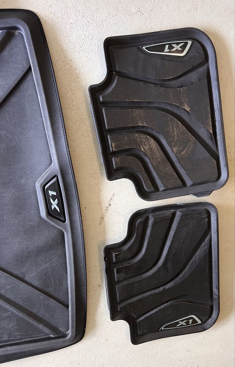 BMW Tappeti & Tappetini: Fussmatten BMW X1 Gummi Satz gebraucht – Usato da Beckenried venduto da Mark101 4