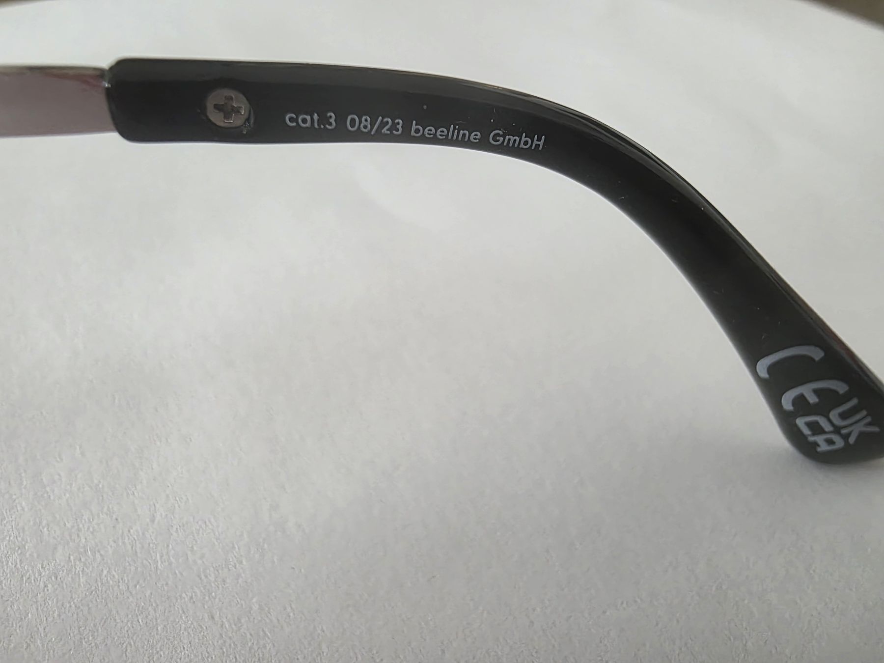 Occhiali & Lenti: Elegante Sonnenbrille mit Strass-Details – Usato da Horw venduto da Zedy01 3