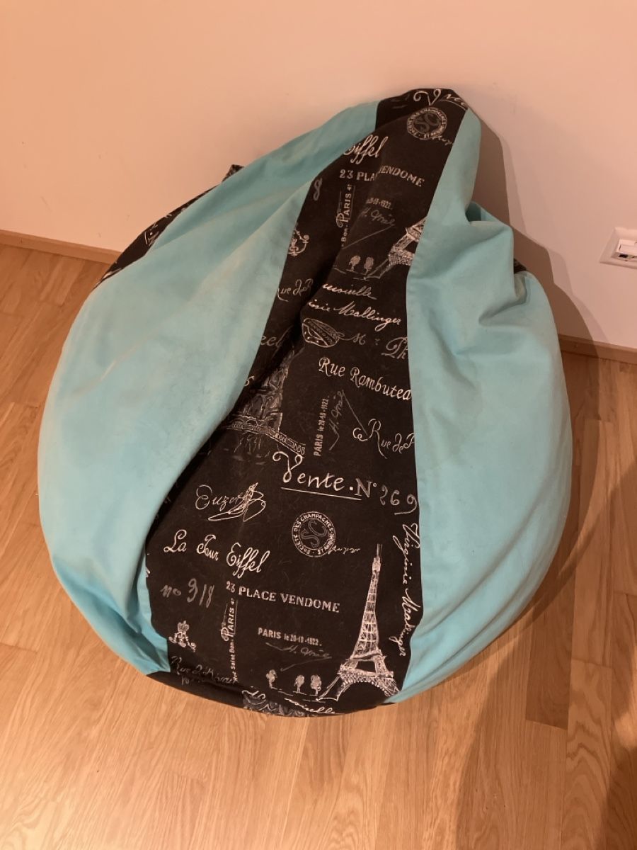 Cuscini: Cooler Sitzsack mit Paris-Motiv. – Usato da Lengnau AG venduto da Dornfelder