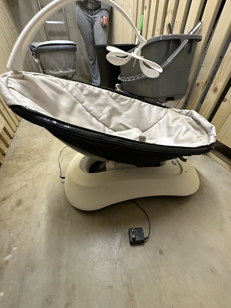 Sdraiette & Sdraiette a dondolo: Lit eletric pour bebe 4mons – Usato da Genève venduto da wwo_mx7t 3