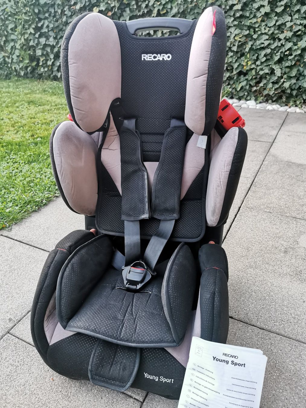 Recaro Auto-Kindersitze: Recaro Young Sport Auto Kindersitz – Gebraucht aus Uster von raffaele738 1