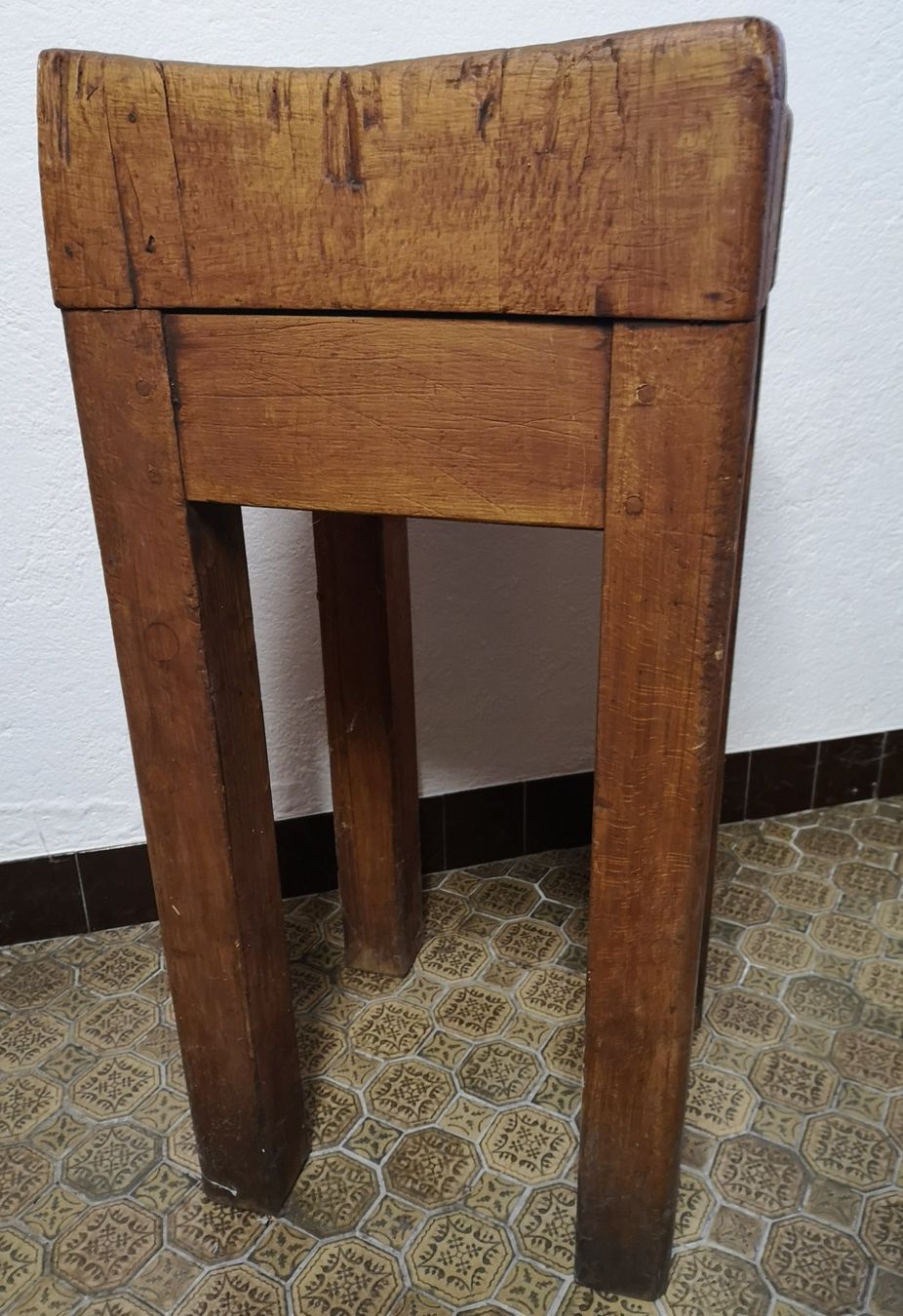 Articoli in legno: Billot de boucher en bois – Usato da Conthey venduto da Cathlouz 1