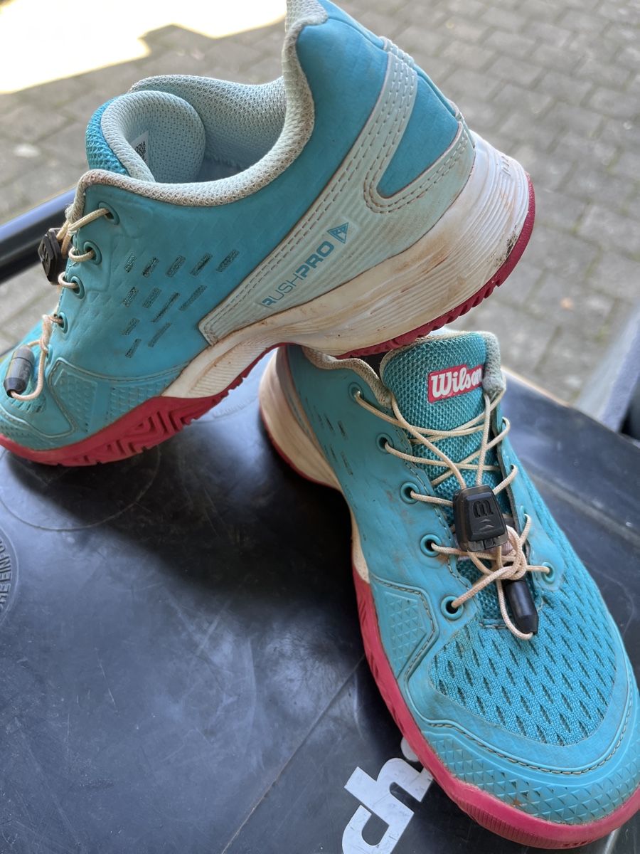 Wilson Scarpe per ragazzi: Wilson Kinder Tennisschuh Gr. 33 – Usato da Brütten venduto da Aerox82 1