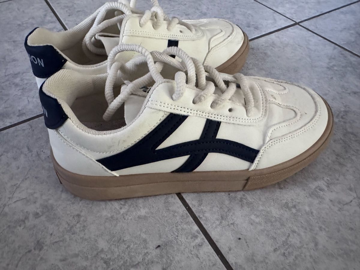 Scarpe da donna: Sneaker Damen weiss dunkelblau  – Usato da Muotathal venduto da mianyc 4