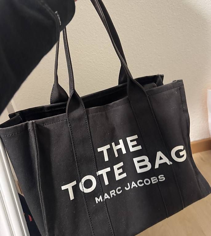 Borse da donna: Marc Jacobs Tote Bag, Large – Usato da Luzern venduto da elzashl2304 1
