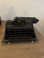 Antike Hermes Media Schreibmaschine 1940er mit Koffer