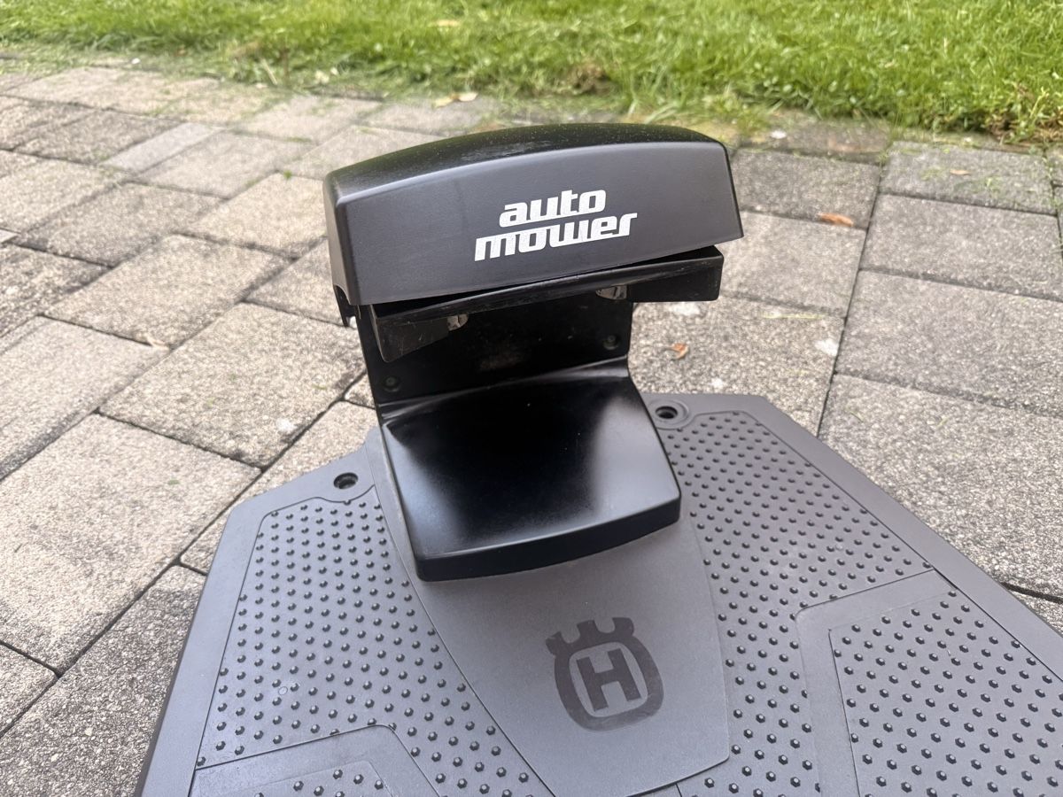 Husqvarna Tagliaerba: Ladestation Husqvarna Automower 220 AC / Dockingstation – Usato da Samstagern venduto da Marty_PP 1