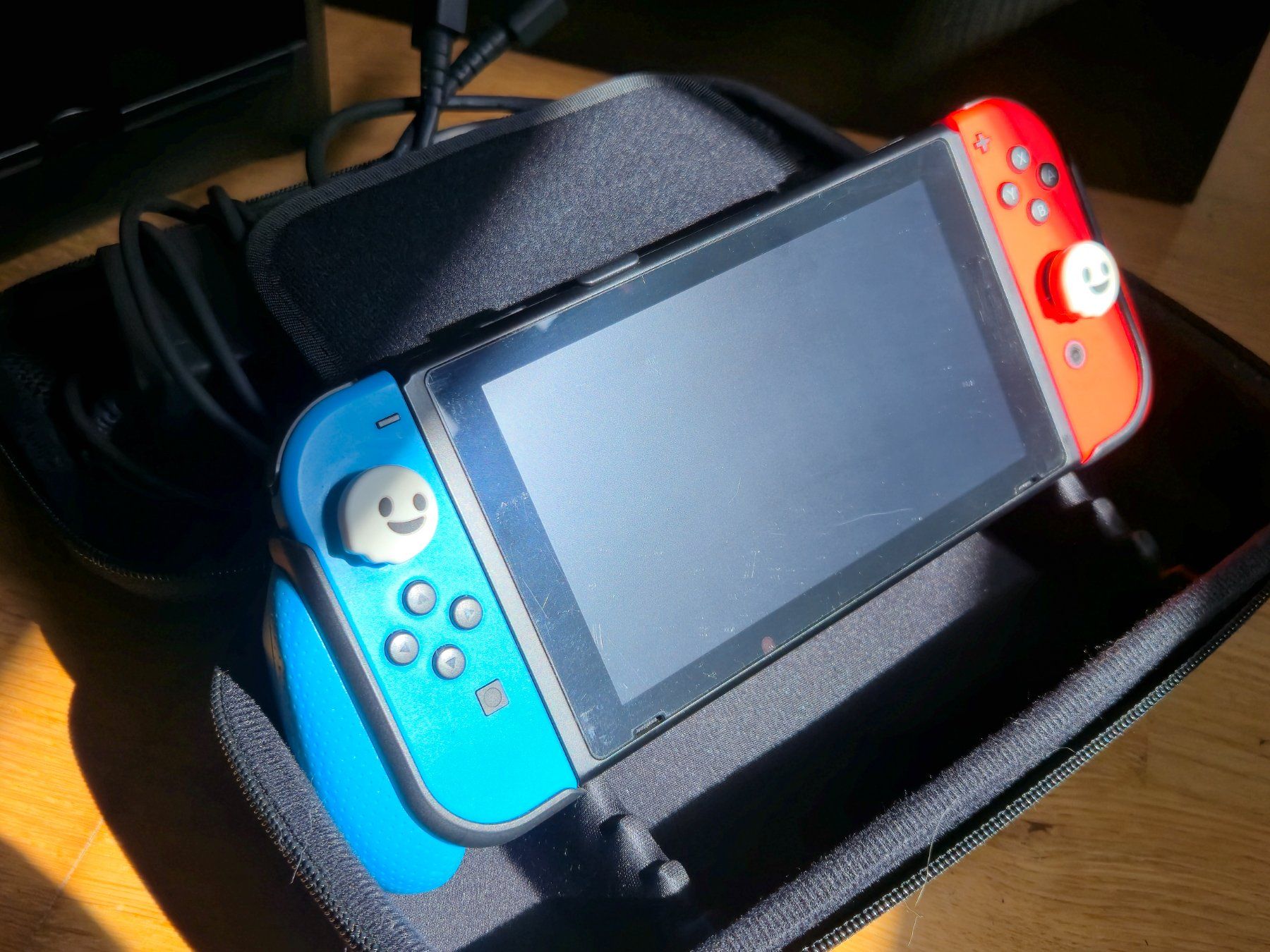 Nintendo Console: Nintendo Switch Bundle + Spiele + Pokémon Karmesin Limited – Usato da Biel/Bienne venduto da New_zs9k 6