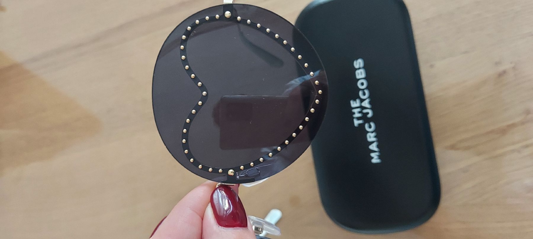 Marc Jacobs Occhiali & Lenti: Marc Jacobs Sonnenbrille Herzform mit Nieten – Nuovo e nell'imballaggio originale da Winterthur venduto da ann_7lxx 2
