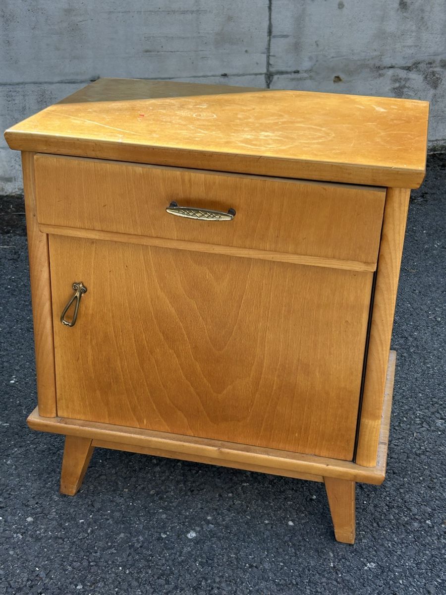 Comodini: Tables de chevet vintage en bois, set de 2. Solide. – Usato da Thierrens venduto da Bigla 1