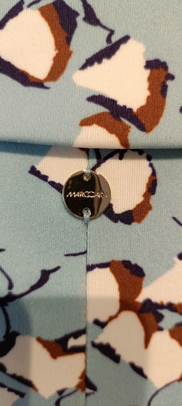 Marc Cain Jacken: Marc Cain Blazer, hellblau mit Muster, Grösse N2/36 – Gebraucht aus Zollikofen von Proseco 3