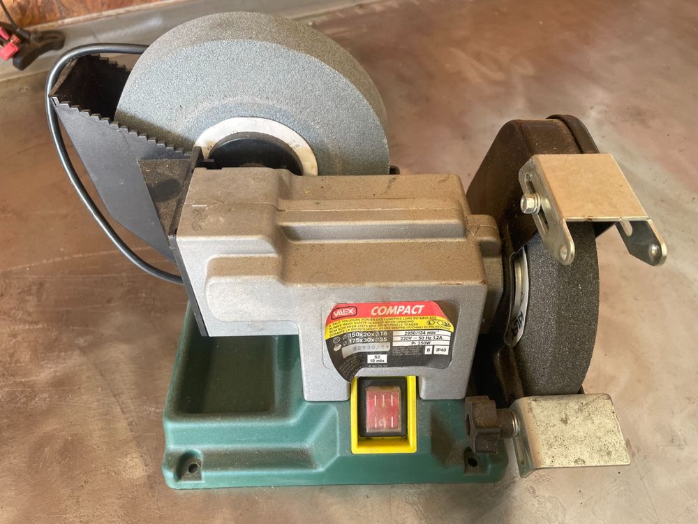 BOSCH GCO15-14 Schleifmaschine, 15 A, 14 Zoll (35,6 Cm) – Leistungsstark Für Präzise Schnitte, Mit Verstellbarem Zaun & Funkenschutz